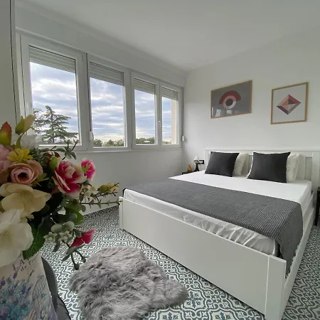 Centar Visnjik, Apartman