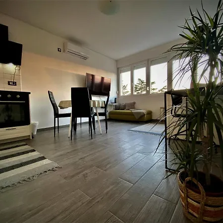 Centar Visnjik, Apartman *